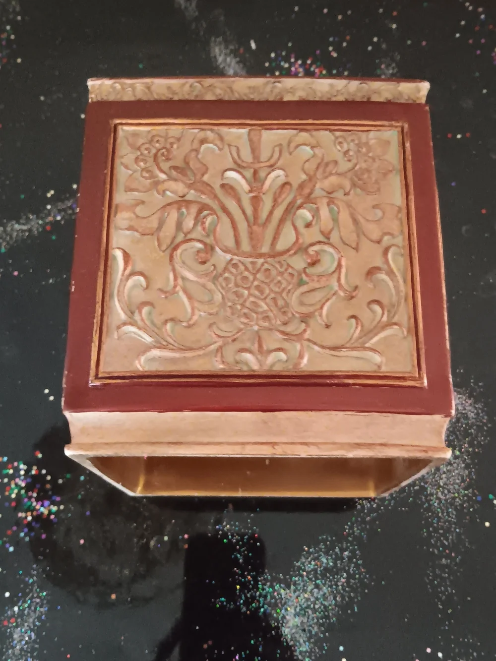 Decorative Embossed Tissue Box Cover in Burgundy and Gold